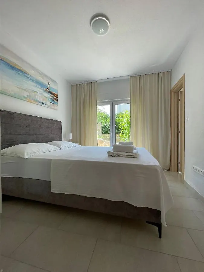 Apartment Tina, Modern, Private Seaview Outdoor Terrace, Bbq, Close To Beach, 2 Bedrooms تروغير كرواتيا