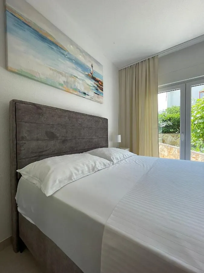 Apartment Tina, Modern, Private Seaview Outdoor Terrace, Bbq, Close To Beach, 2 Bedrooms تروغير 0*,